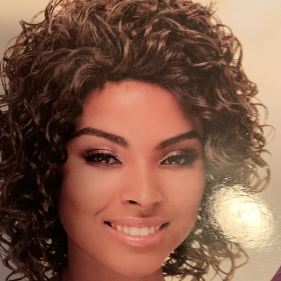 Full Lace Wig, Front & Rear - Picture 7 of 7